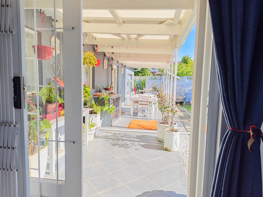 3 Bedroom Property for Sale in Palmiet Western Cape